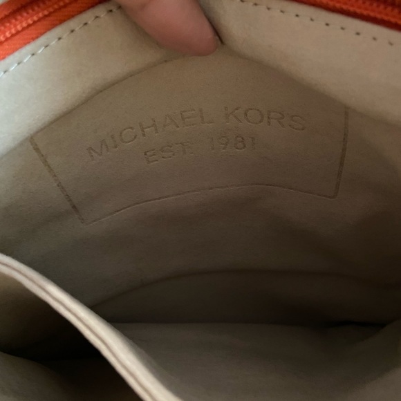 Michael Kors crossbody - Picture 6 of 9